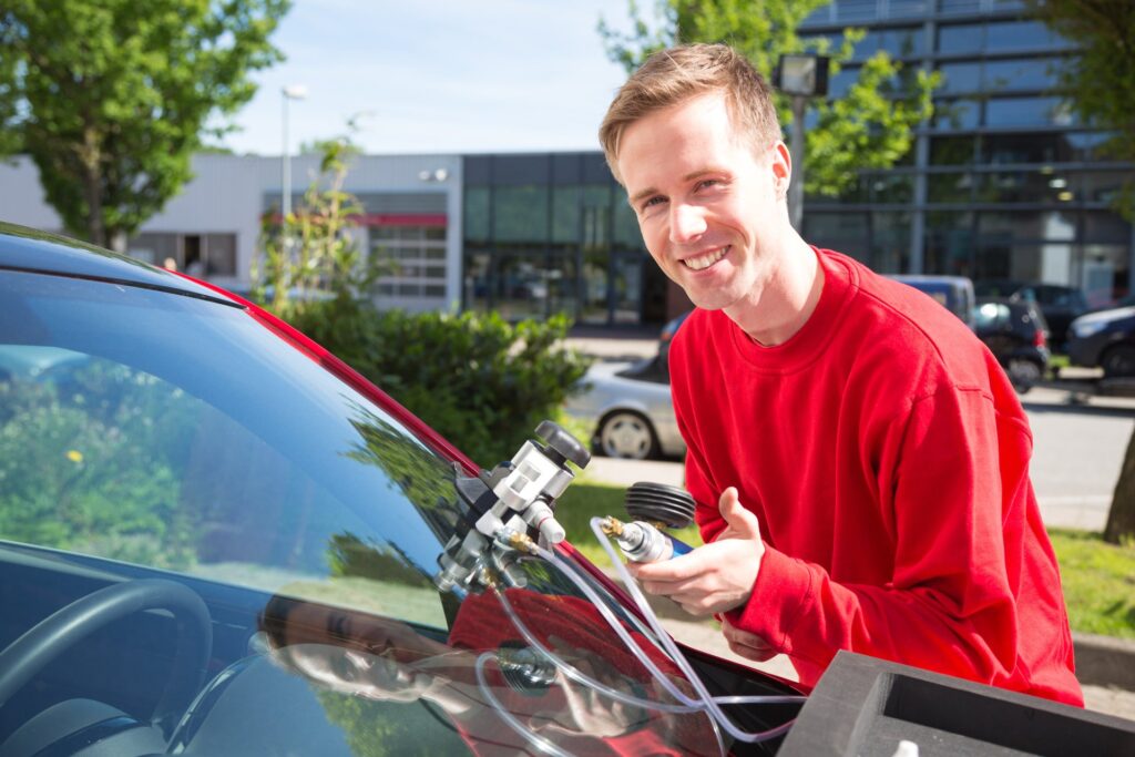 schedule auto glass repair in oakland