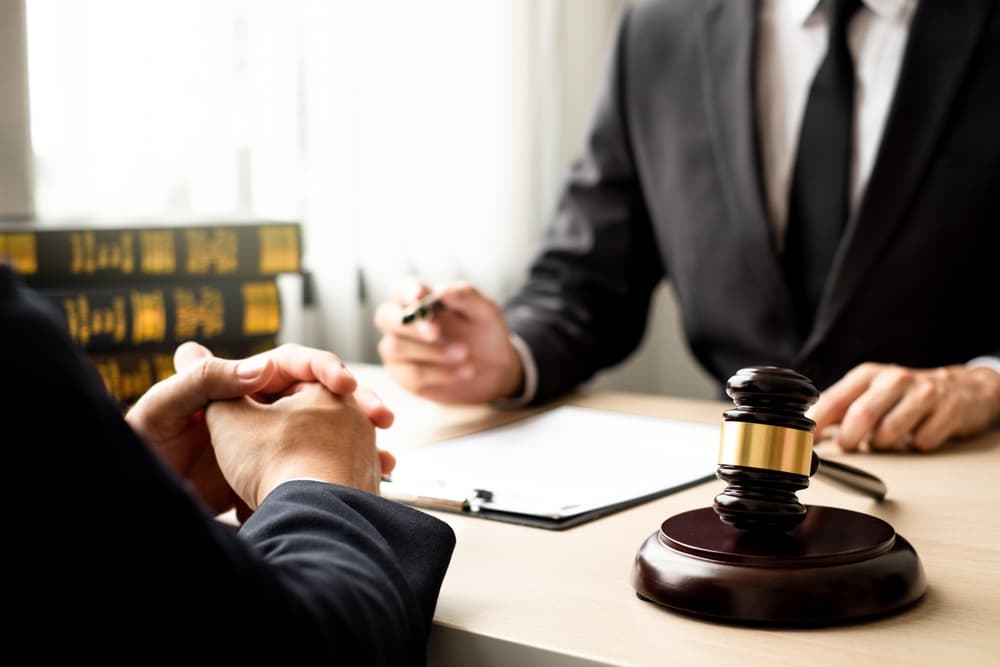 criminal defense attorney
